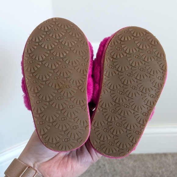 UGG Fluff Yeah Pink Baby Slide sz 7 - Picture 6 of 6